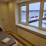 River View In Διαμέρισμα *