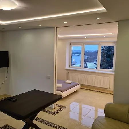 아파트 River View In